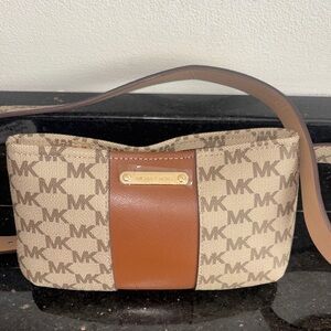 NWT Michael Kors Signature Brown and Tan Crossbody Bag. 8" by 5"z